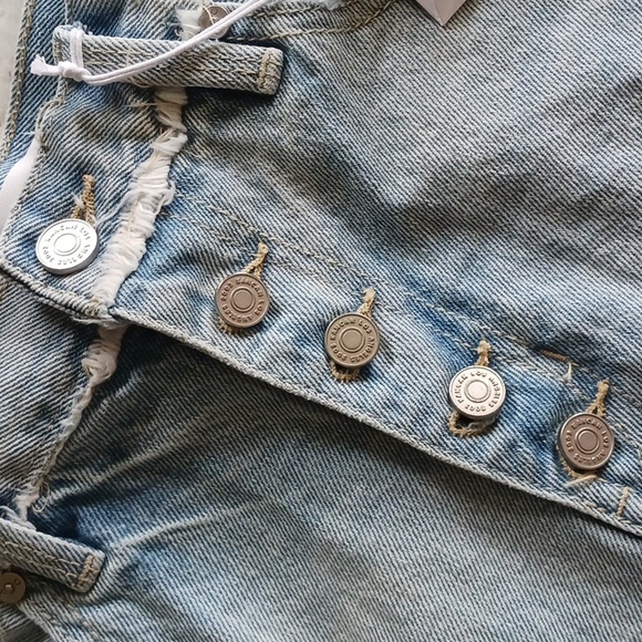 Kancan Women's Distressed Light Wash Jean Shorts - size 5/26 - Picture 9 of 16